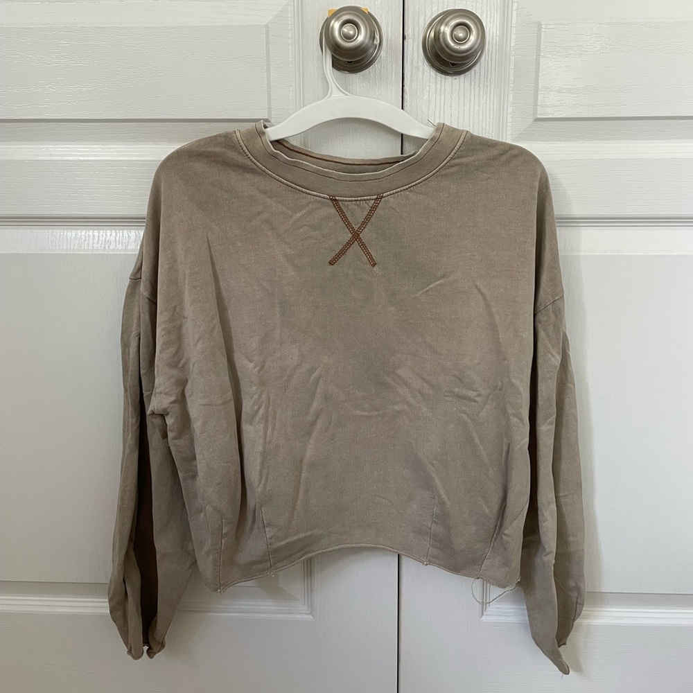 UO Carla Crewneck Sweatshirt